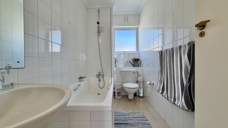 3 Bedroom Property for Sale in Harbour Island Western Cape